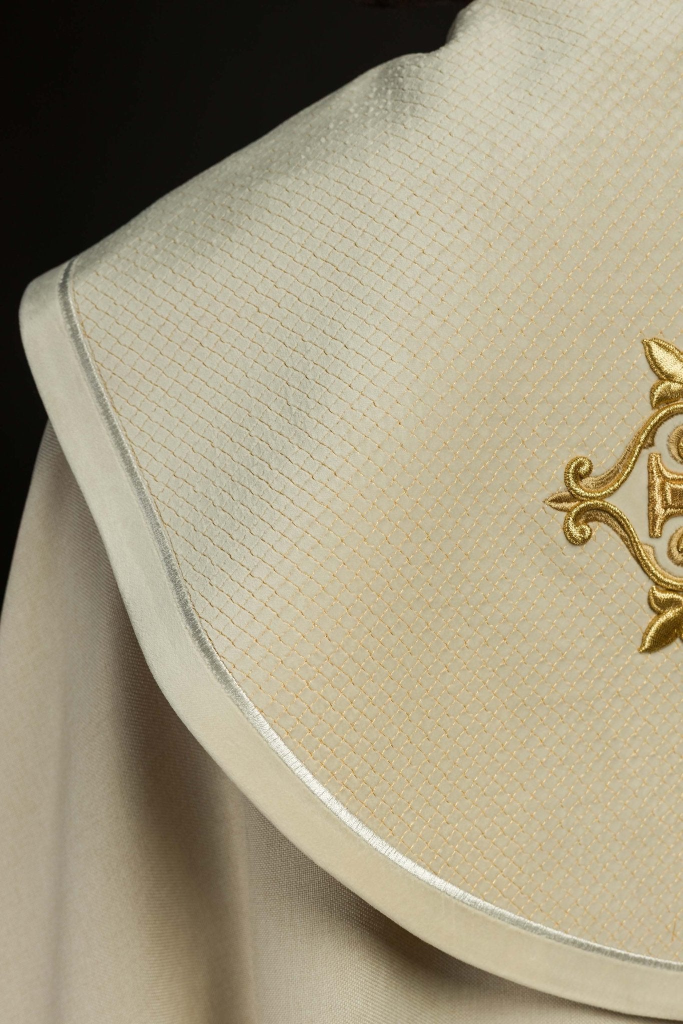 Piviale liturgico con banda in velluto écru e ricamo di croci LE/3029/05 145 cm - PERILPRETE.IT