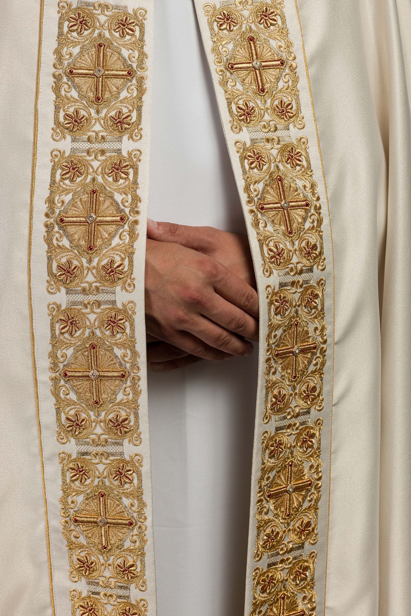 Piviale Liturgico riccamente decorato LE/3010/05 150cm - PERILPRETE.IT