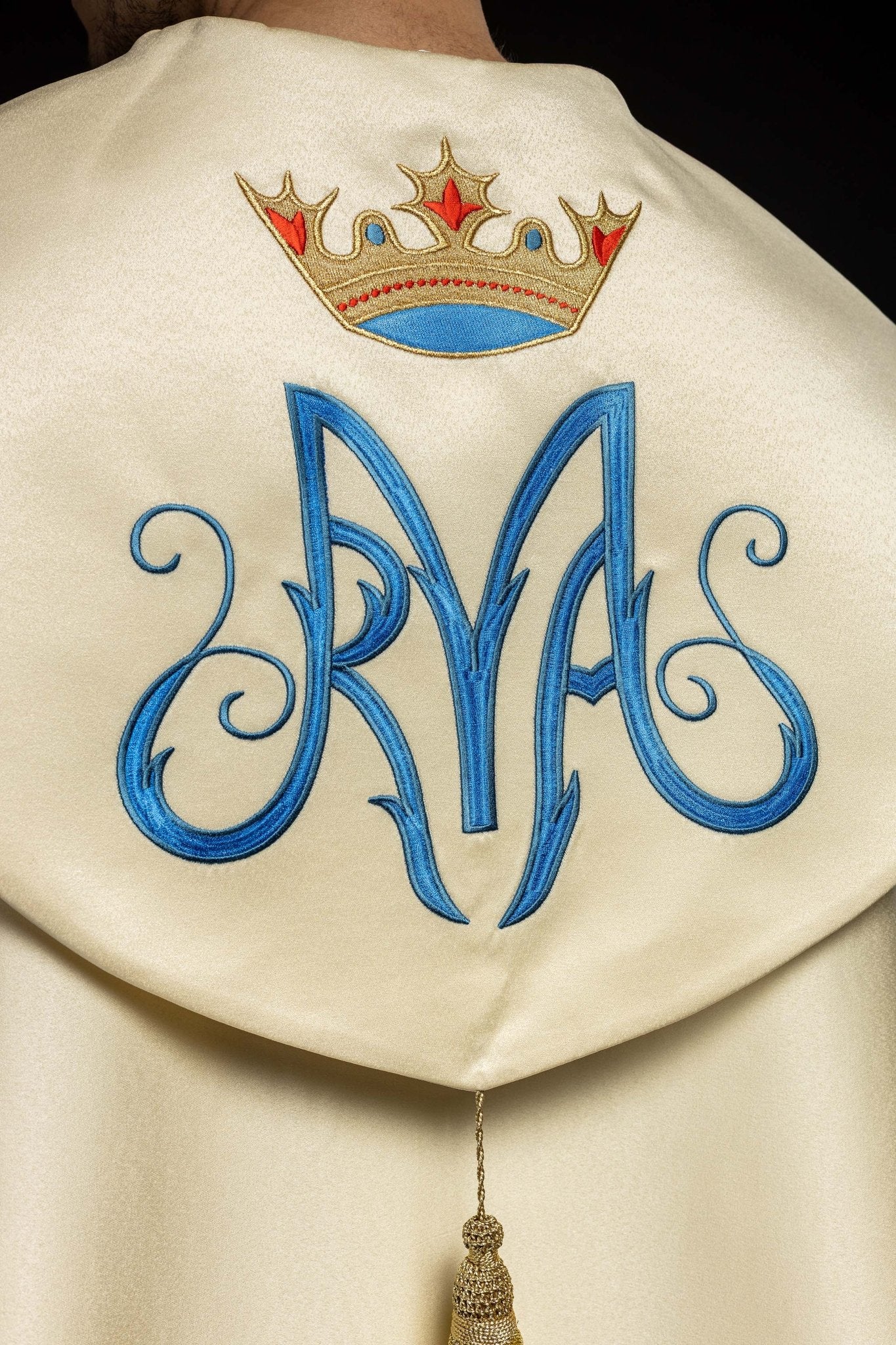 Piviale ricamato mariano ecru KKP/127/05 145cm - PERILPRETE.IT