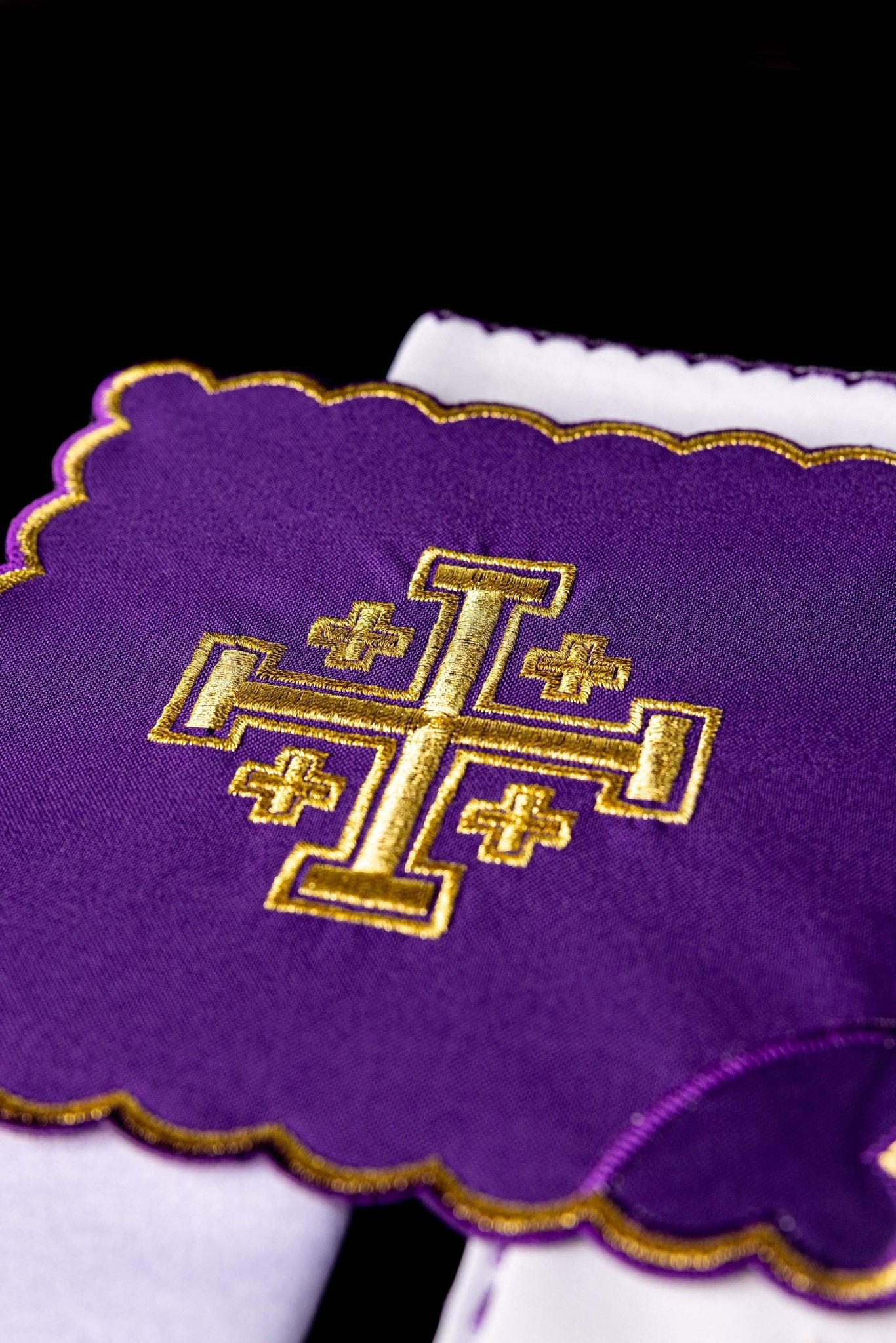 Serizio da Messa ricamato Croce di Gerusalemme viola KK/030/03 - PERILPRETE.IT