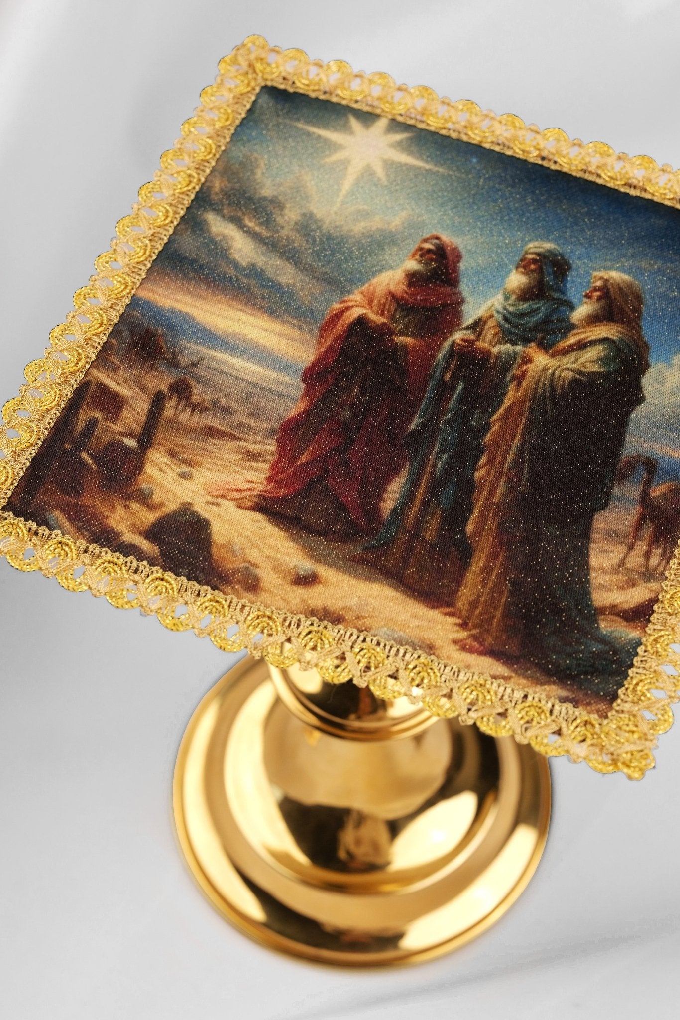 Servizio da Messa con palla raffigurante i Tre Re Magi KKS/001 - PERILPRETE.IT