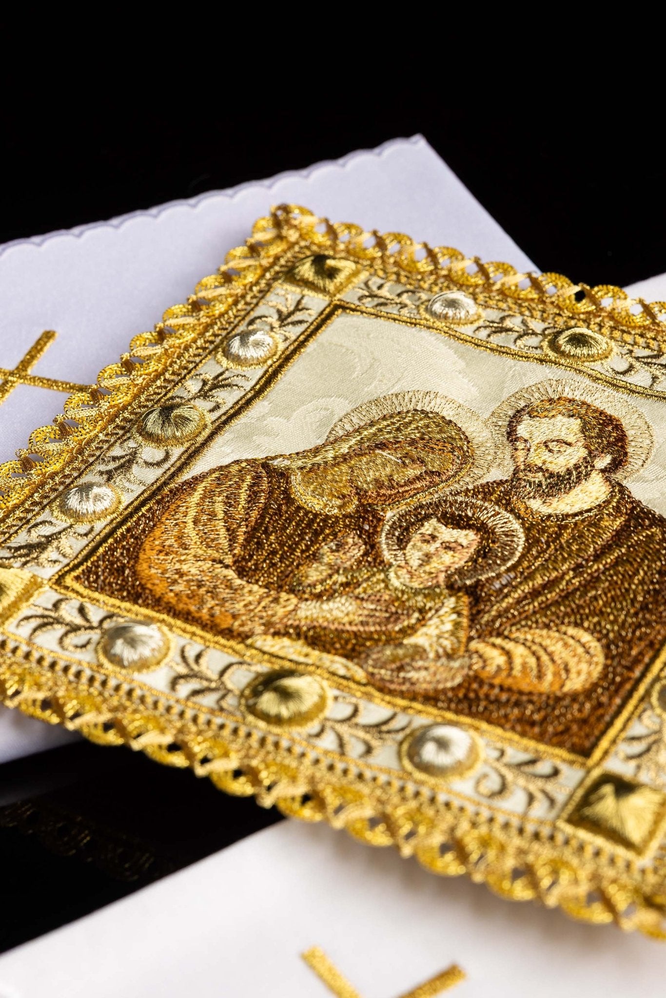 Servizio da messa di Natale con l’immagine della Sacra Famiglia S-5575 - PERILPRETE.IT