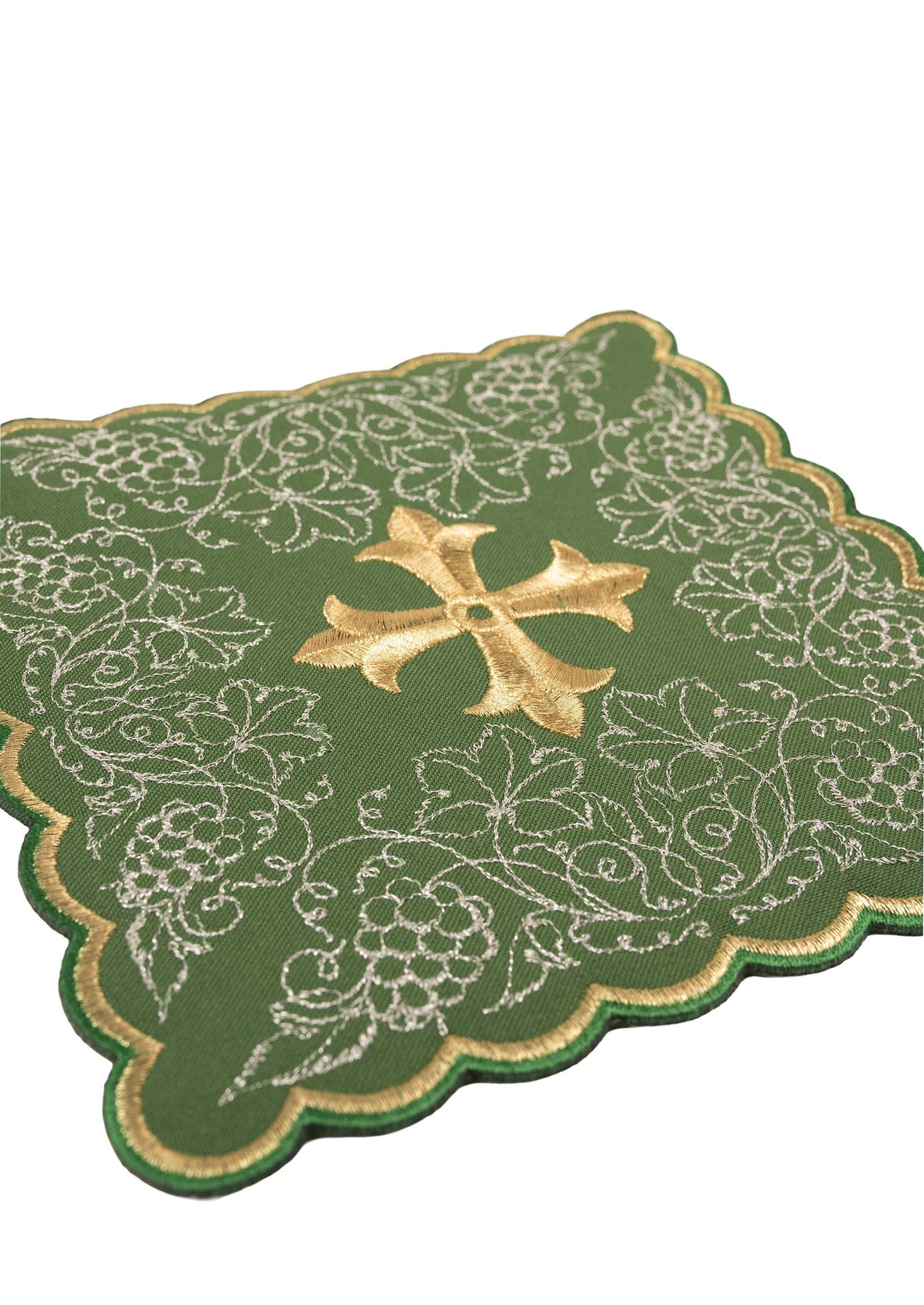 Servizio da messa ricamato con motivo della croce colore verde KDT/5028/01 ZIELONY - PERILPRETE.IT