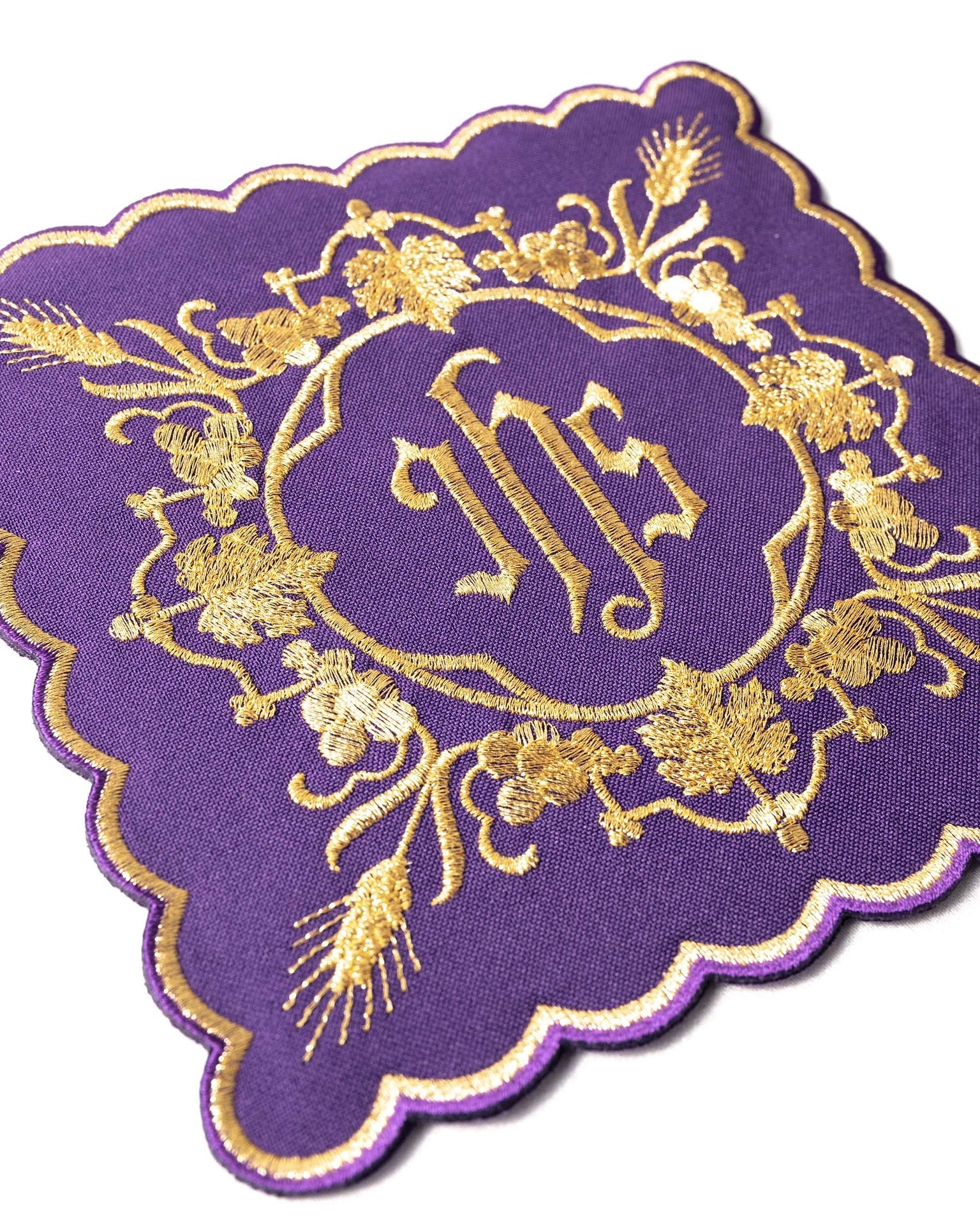 Servizio da messa ricamato con motivo IHS colore viola KDT/5027/03 FIOLET - PERILPRETE.IT