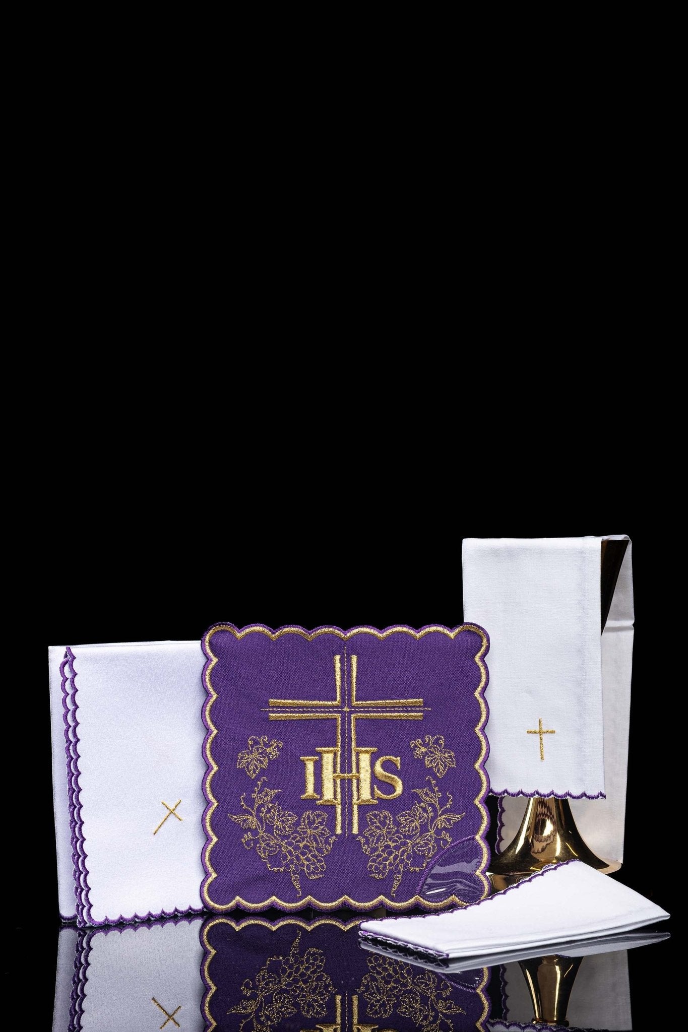 Servizio da Messa ricamato viola IHS KK/156/03 - PERILPRETE.IT