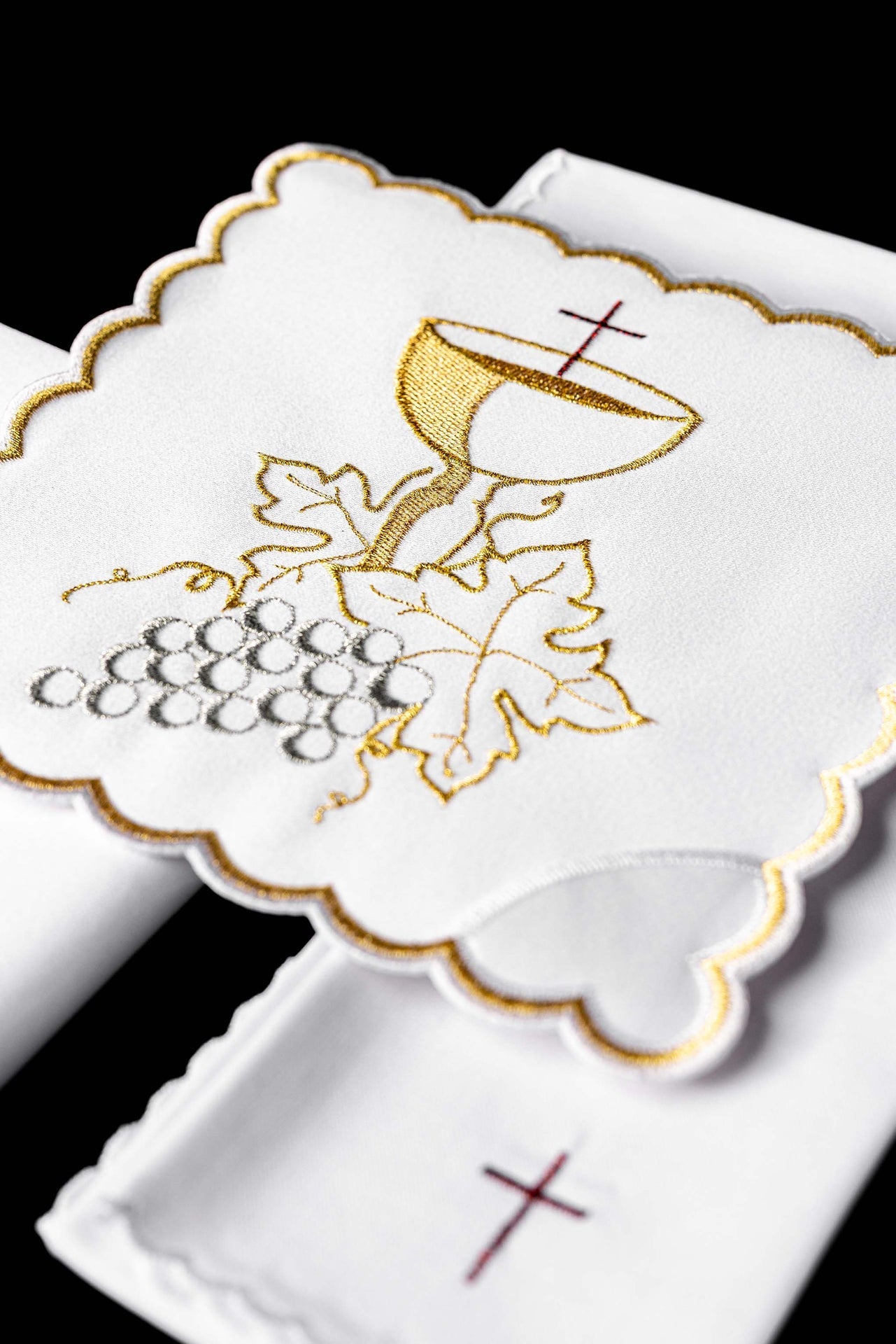 Set di biancheria per calice ricamato con motivo eucaristico in colore bianco KDT/5026/04 - PERILPRETE.IT