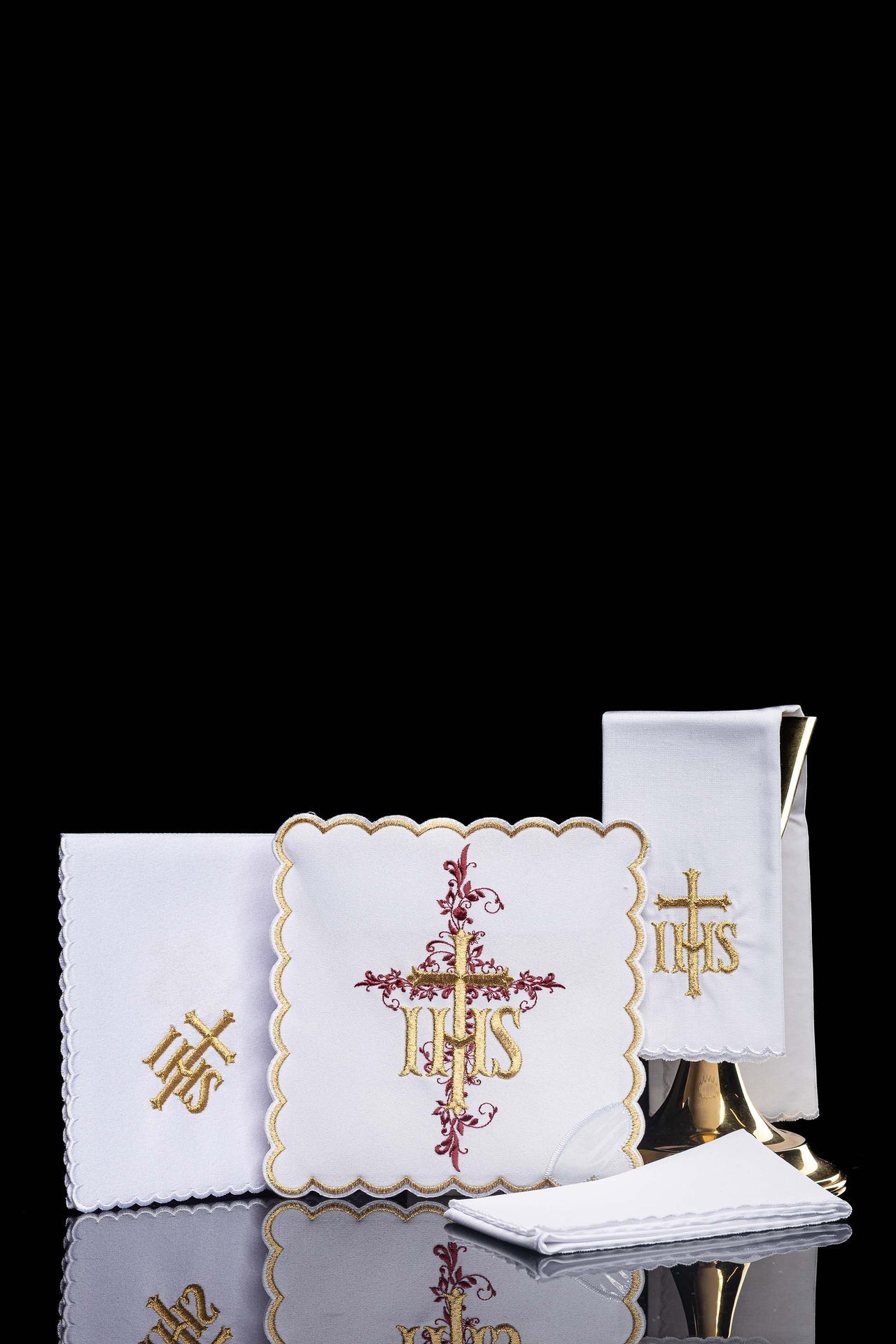 Set di biancheria per calice ricamato con motivo IHS in colore bianco KDT/5030/04 - PERILPRETE.IT