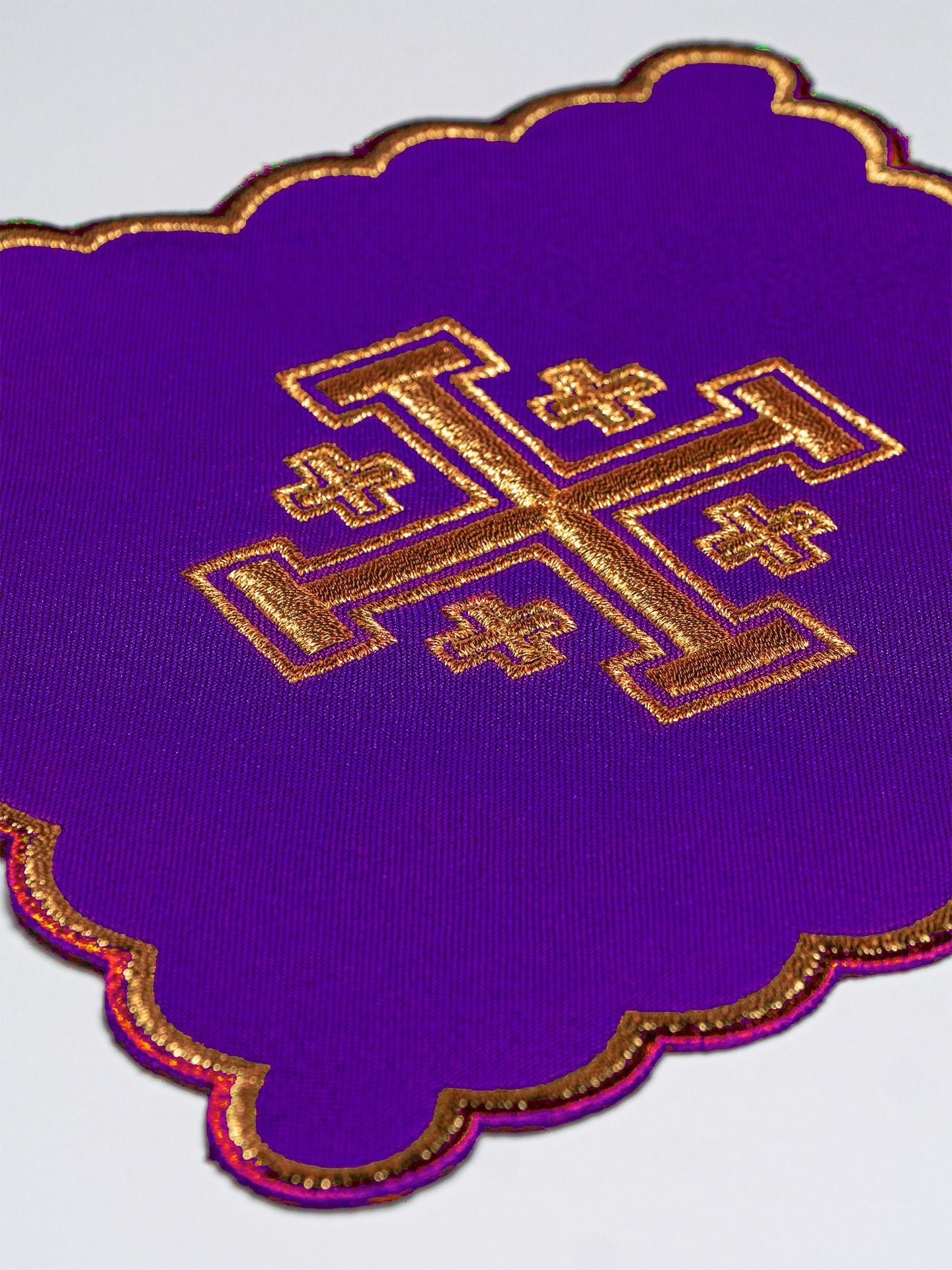 Set di palli con ricamo della croce di Gerusalemme in quattro colori liturgici KPA4/030 18*18 - PERILPRETE.IT