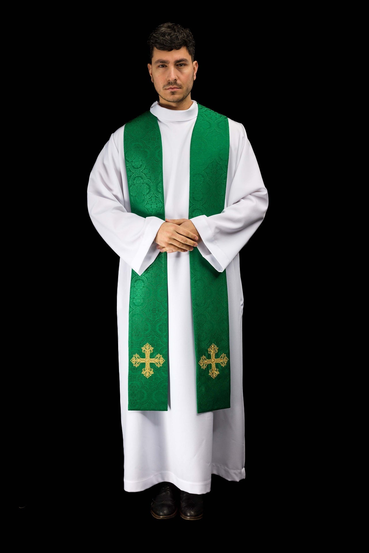 Stola ricamata con motivo della croce in tessuto jacquard verde KST/967/01/11 - PERILPRETE.IT