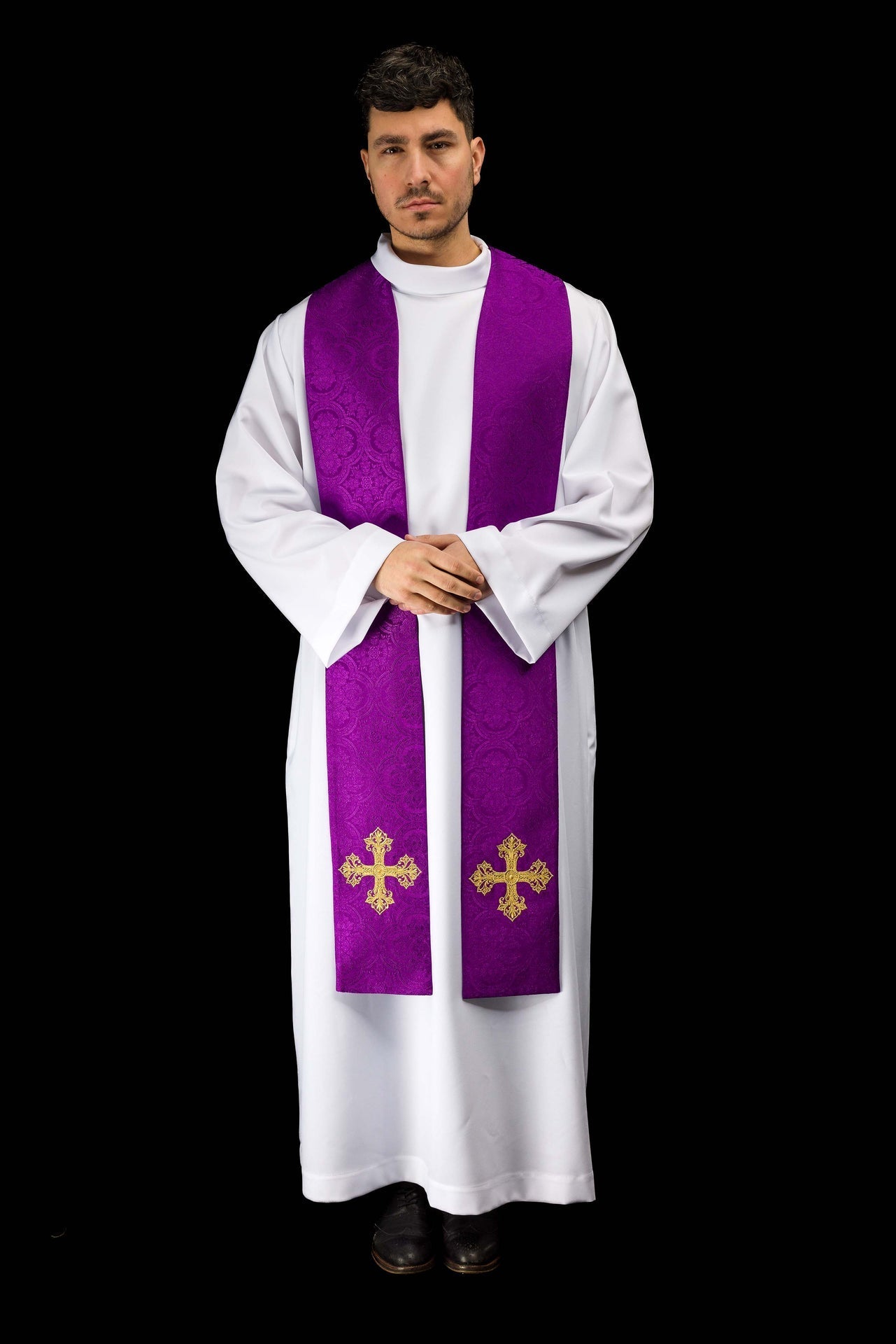 Stola ricamata con motivo della croce in tessuto jacquard viola KST/967/03/11 - PERILPRETE.IT