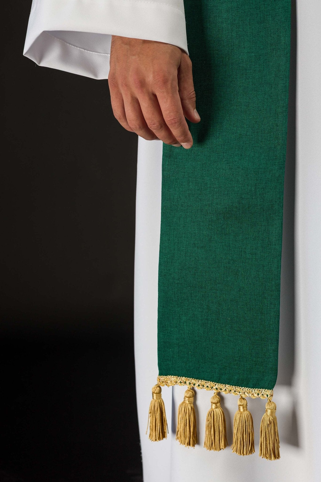 Stola ricamata con motivo IHS verde S-2067-01-70 - PERILPRETE.IT