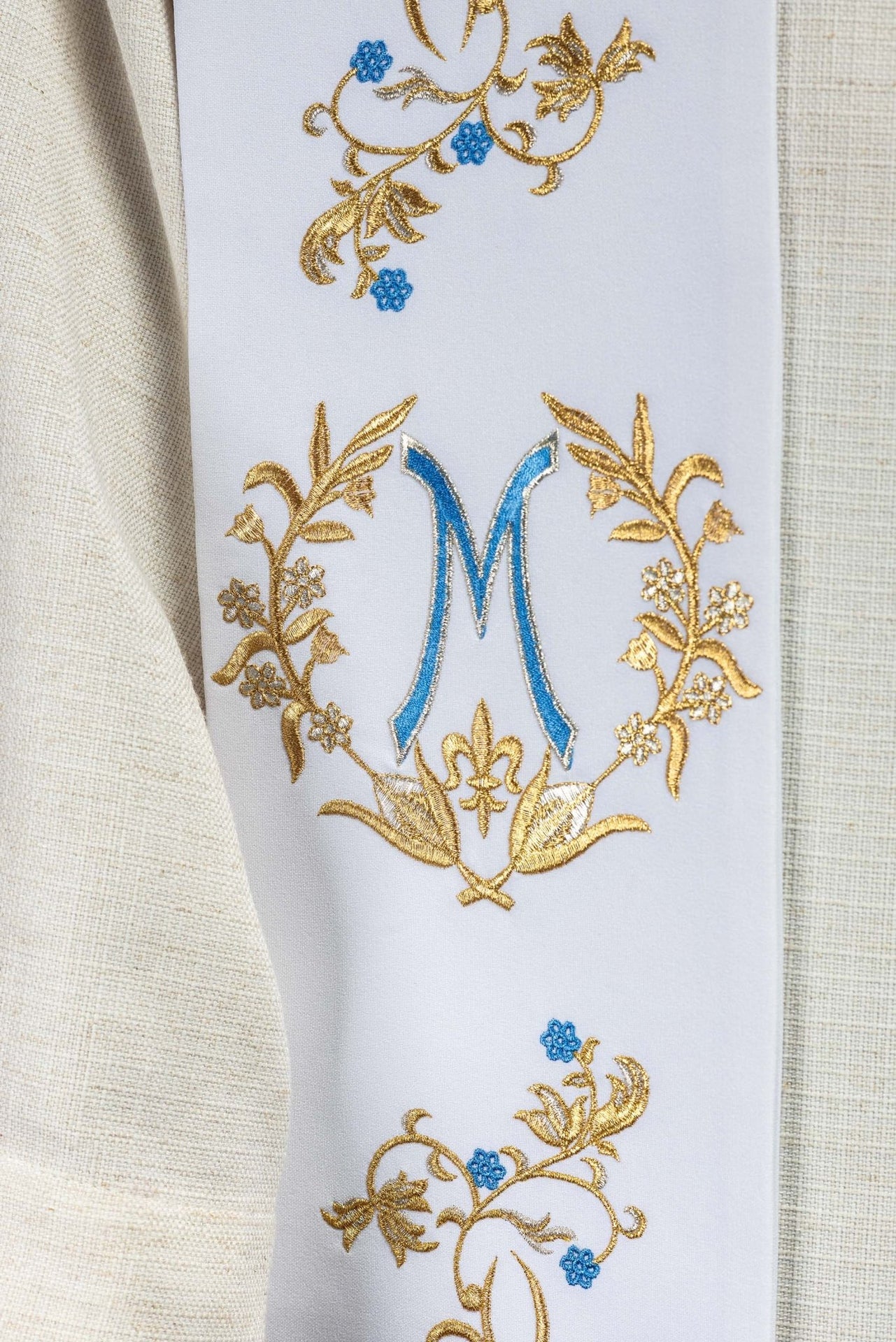 Stuła kapłańska haftowana Maryjna Biała