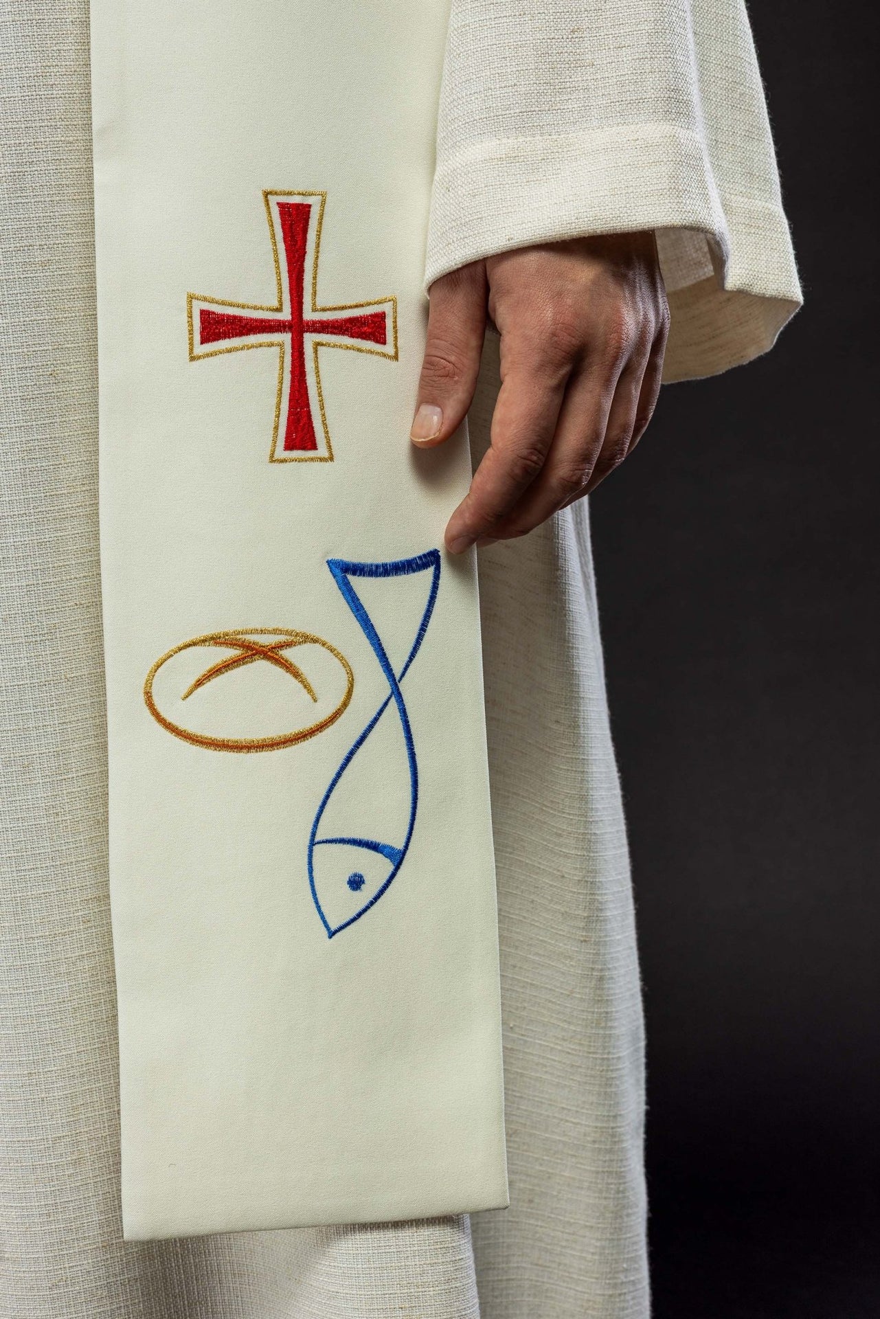 Stuła kapłańska haftowana Ryba Chleb Krzyż w kolorze ecru